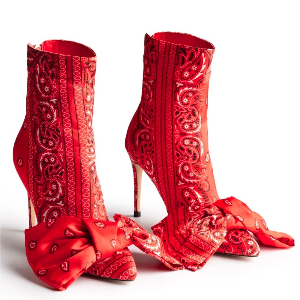 Pnk Elephant booties